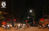 Công an Hà Nội trắng đêm trên đường cùng người hâm mộ bóng đá